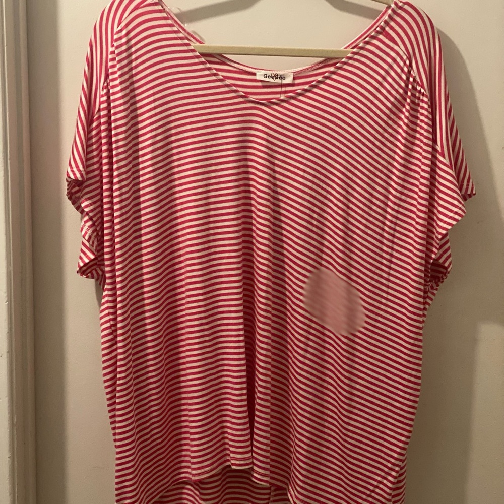 Women’s plus size 2XL casual top in red and white stripes NWT